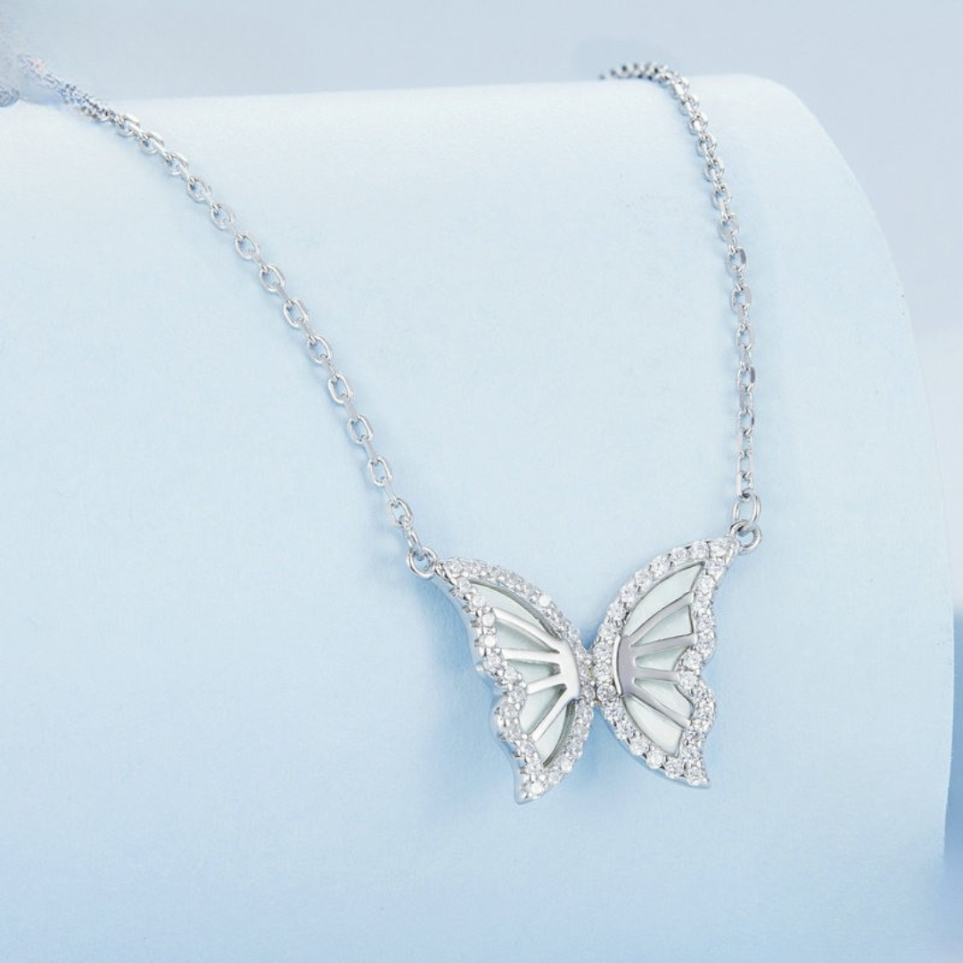 Colar Borboleta Cristalina Prata 925