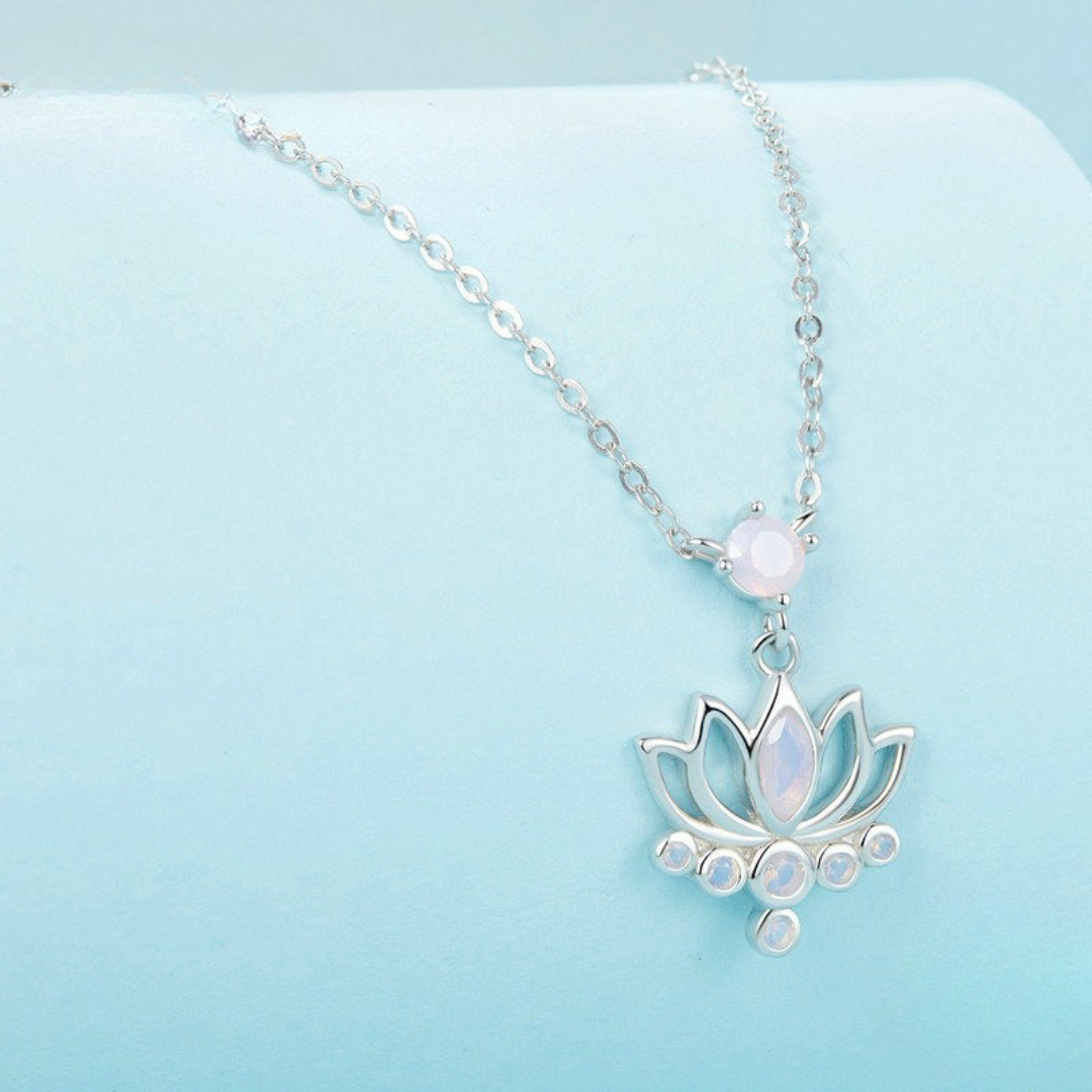 Colar Flor de Lótus com Opala Rosa em prata 925