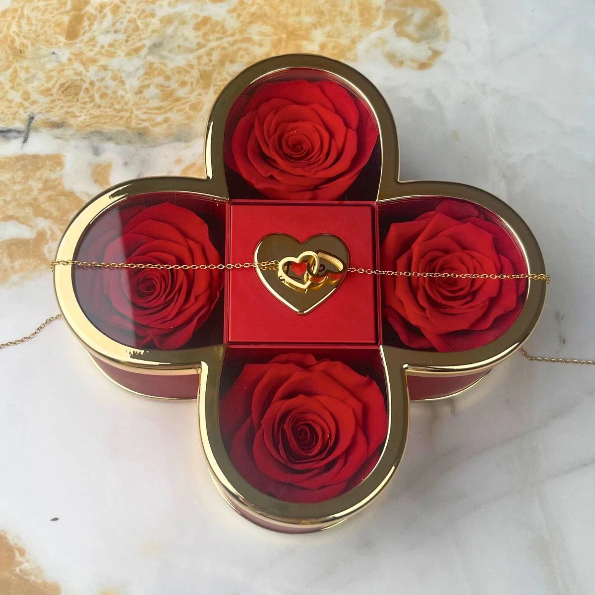 Caixa Amor de Quatro Rosas & Colar Personalizado