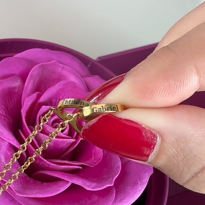 Caixa com Rosa Eterna & Colar Coração Personalizado